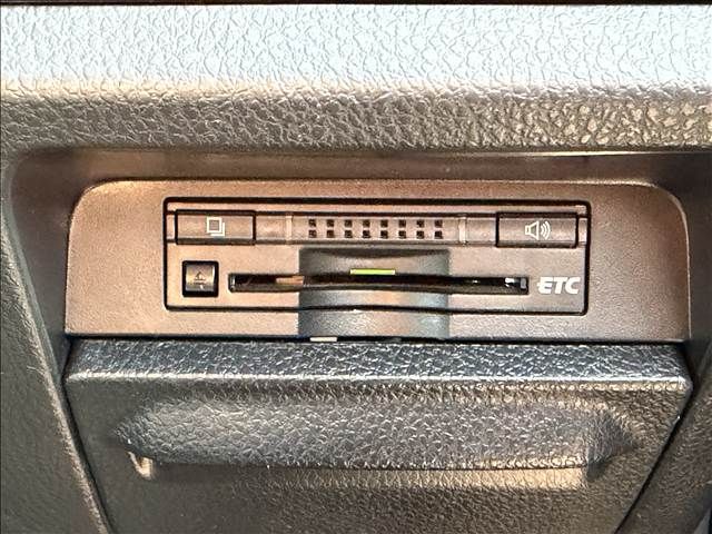 TOYOTA VOXY 2015 Image 31