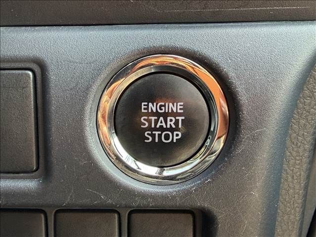 TOYOTA VOXY 2015 Image 31