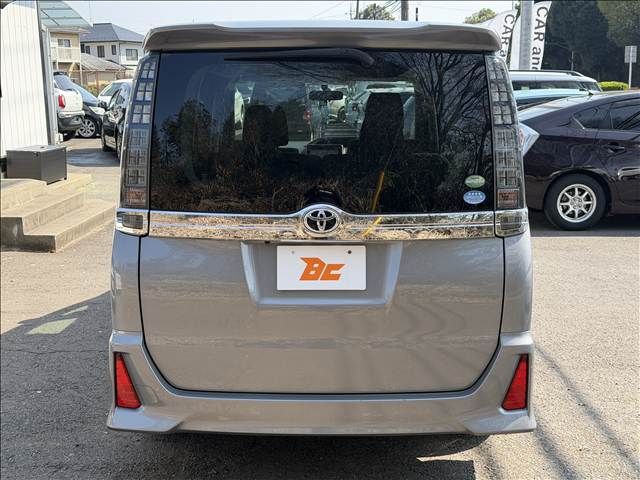 TOYOTA VOXY 2015 Image 31