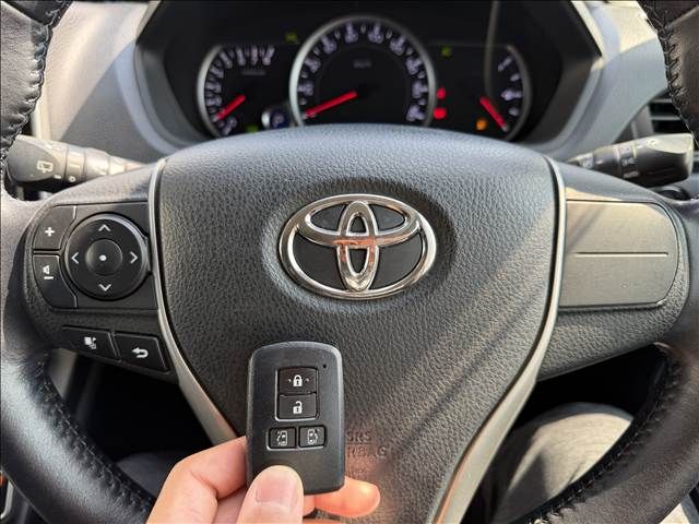 TOYOTA VOXY 2015 Image 31