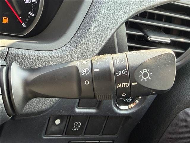 TOYOTA VOXY 2015 Image 31