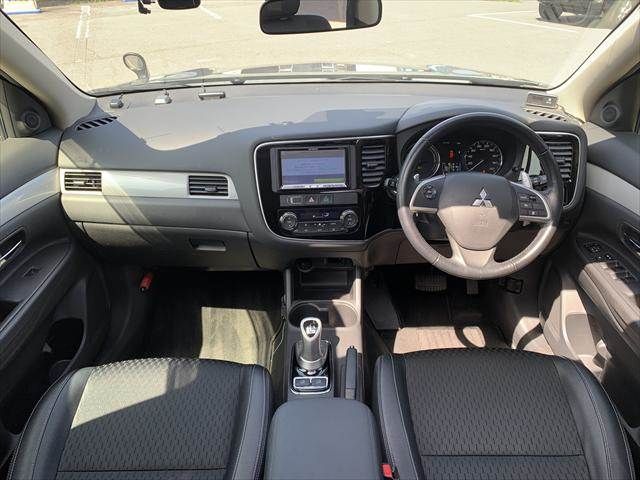 MITSUBISHI OUTLANDER PHEV 2013 Image 31