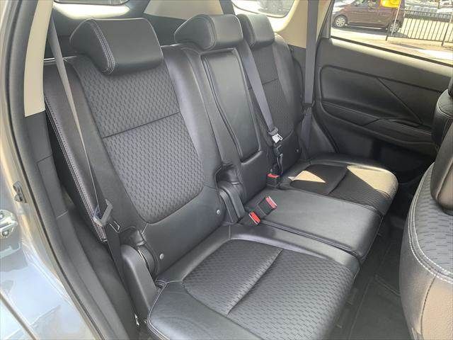 MITSUBISHI OUTLANDER PHEV 2013 Image 31