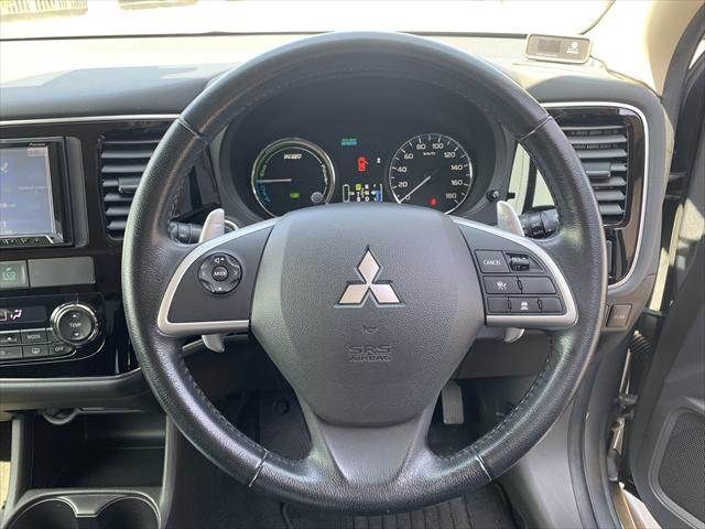 MITSUBISHI OUTLANDER PHEV 2013 Image 31