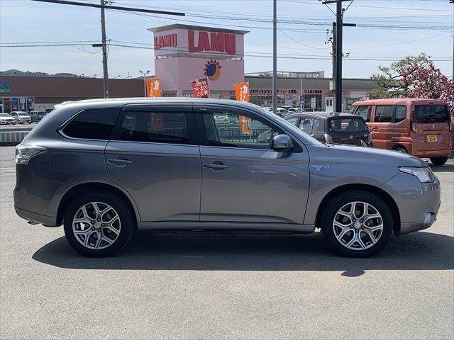 MITSUBISHI OUTLANDER PHEV 2013 Image 31