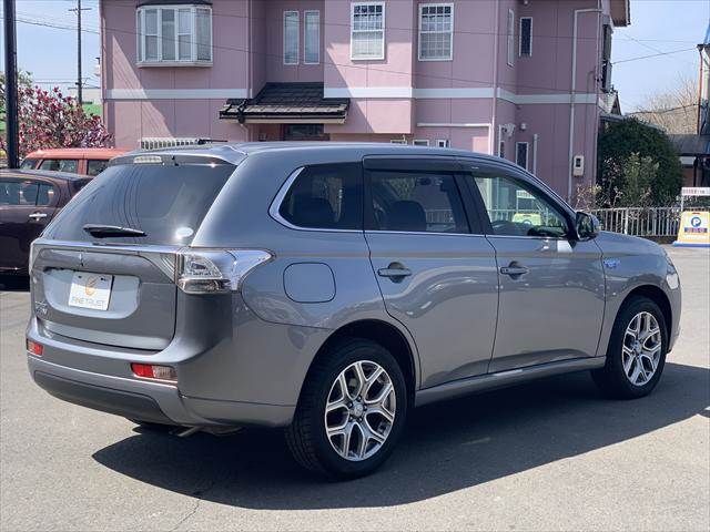 MITSUBISHI OUTLANDER PHEV 2013 Image 31