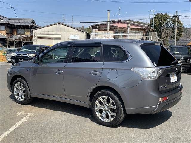 MITSUBISHI OUTLANDER PHEV 2013 Image 31
