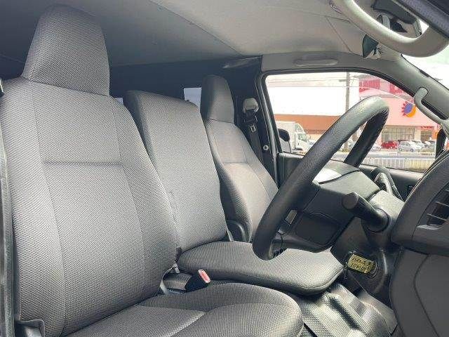 TOYOTA HIACE VAN 4WD 2021 Image 31