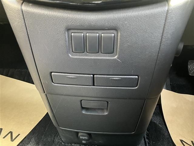 NISSAN ELGRAND 2021 Image 31