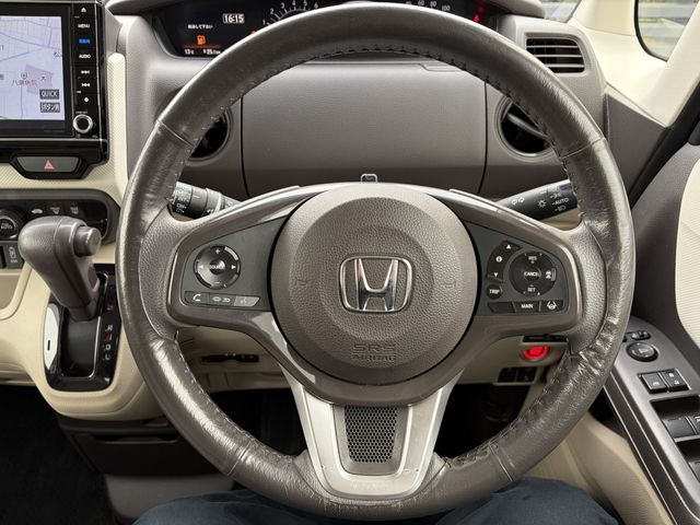 HONDA N BOX 2017 Image 31