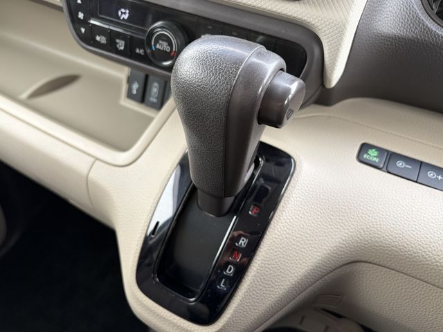 HONDA N BOX 2017 Image 31