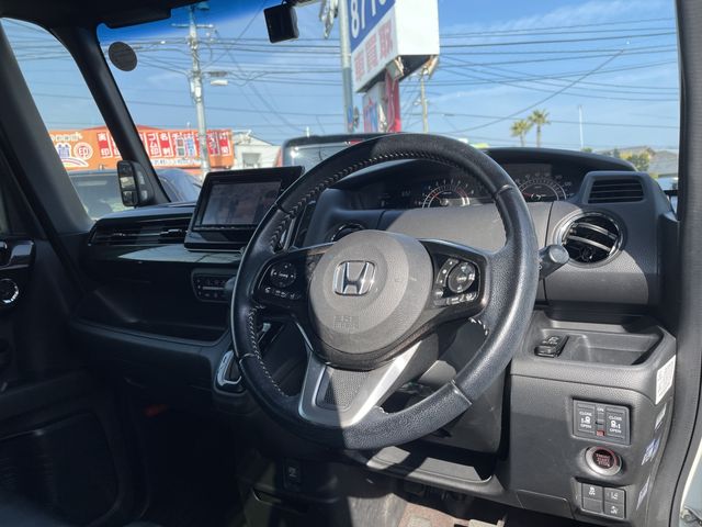 HONDA N BOX CUSTOM 2018 Image 31