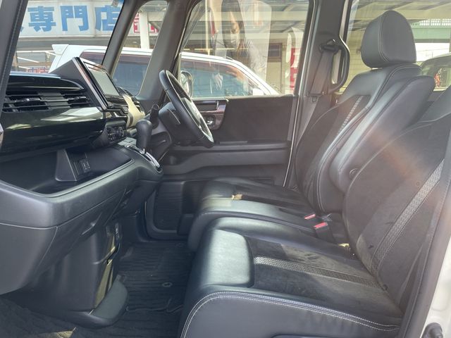 HONDA N BOX CUSTOM 2018 Image 31