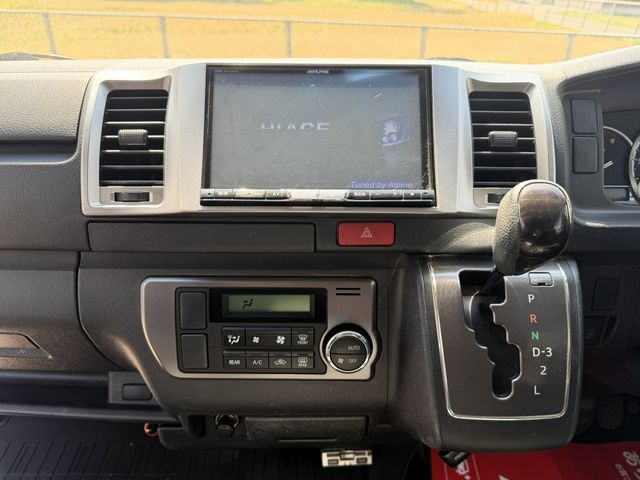 TOYOTA HIACE VAN 4WD 2015 Image 31