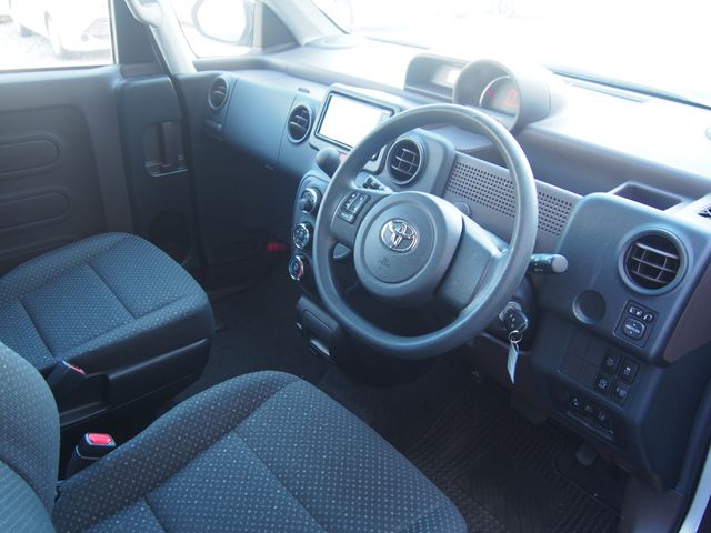 TOYOTA SPADE 2017 Image 31