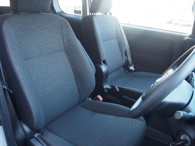 TOYOTA SPADE 2017 Image 31