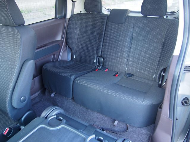 TOYOTA SPADE 2017 Image 31