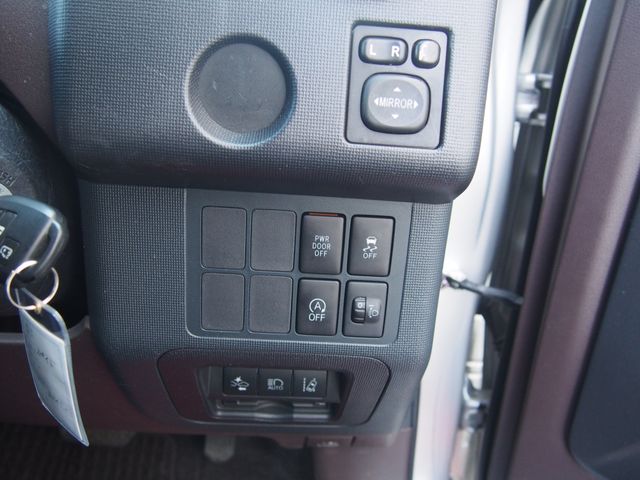 TOYOTA SPADE 2017 Image 31