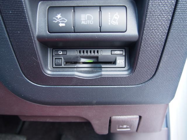 TOYOTA SPADE 2017 Image 31