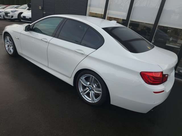 BMW 5SERIES SEDAN 2013 Image 31