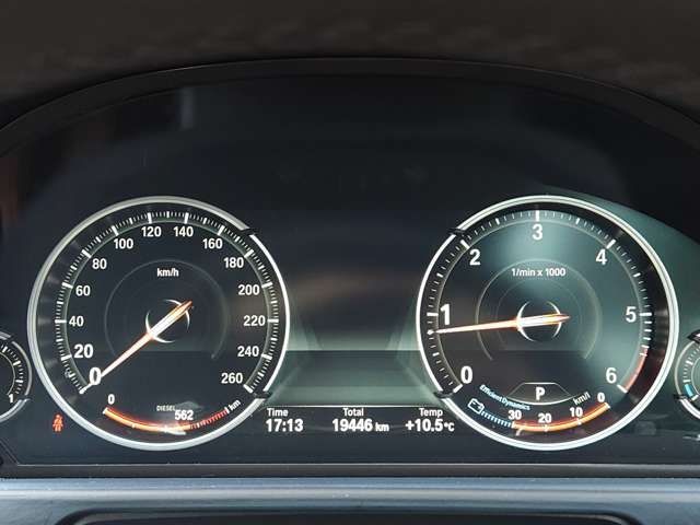 BMW 5SERIES SEDAN 2013 Image 31