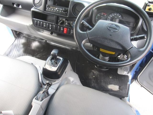 HINO DUTRO 2014 Image 31