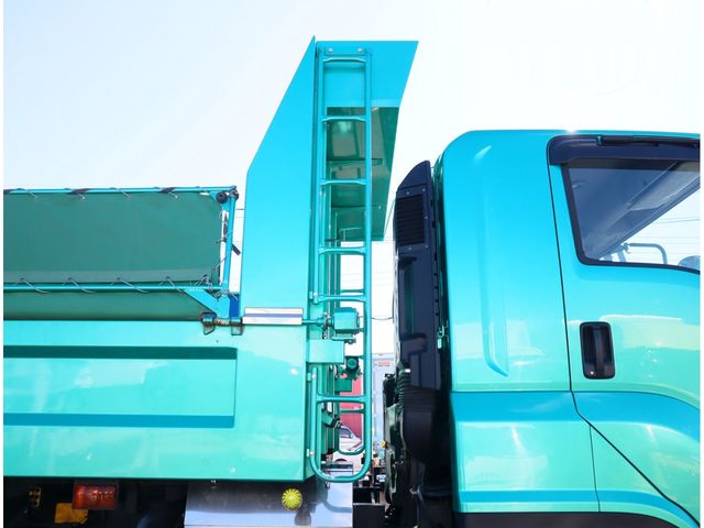 ISUZU GIGA 2024 Image 31