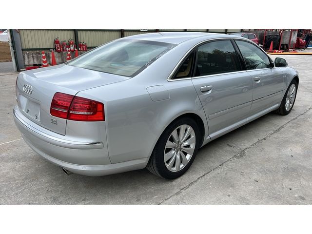 AUDI A8 2009 Image 31