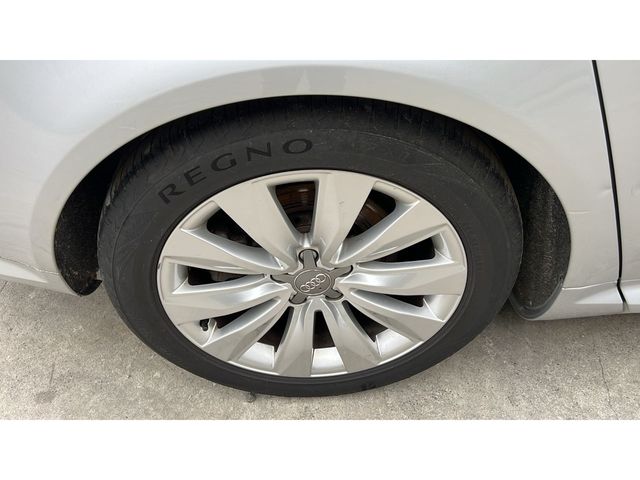 AUDI A8 2009 Image 31