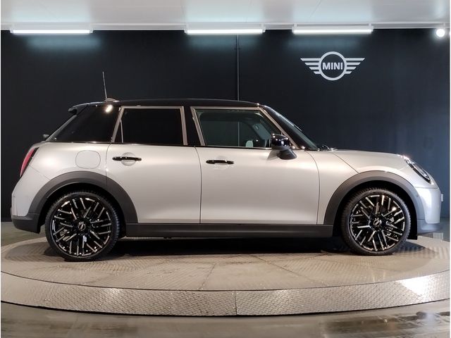 BMW MINI COOPER 5DOOR 2025 Image 31