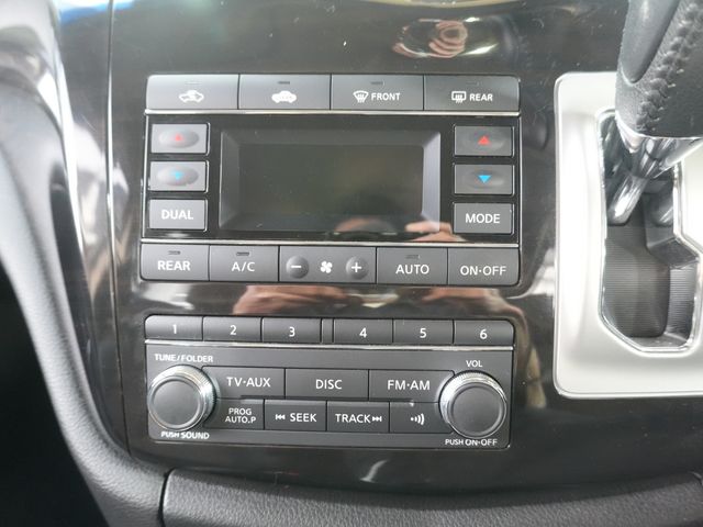 NISSAN ELGRAND 2014 Image 31