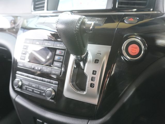 NISSAN ELGRAND 2014 Image 31