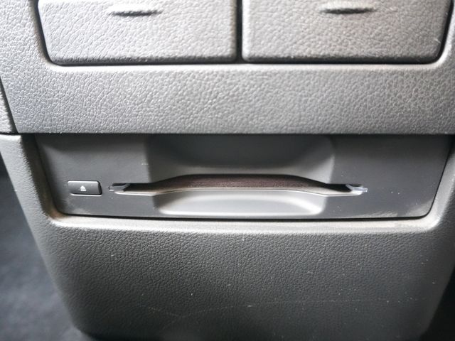 NISSAN ELGRAND 2014 Image 31