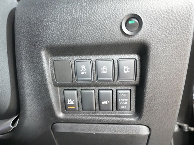 NISSAN ELGRAND 2014 Image 31