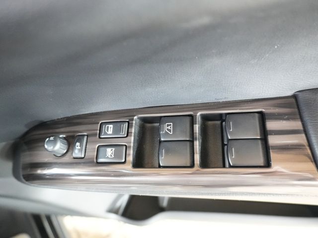 NISSAN ELGRAND 2014 Image 31