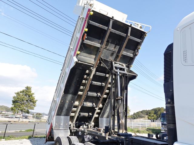 MITSUBISHI FUSOU SUPER GREAT 2013 Image 31