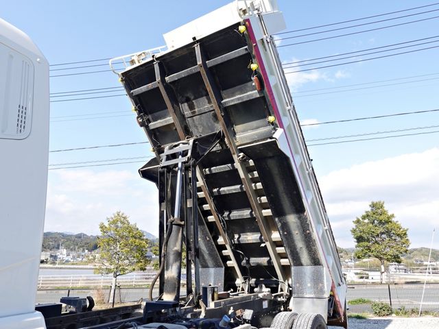 MITSUBISHI FUSOU SUPER GREAT 2013 Image 31