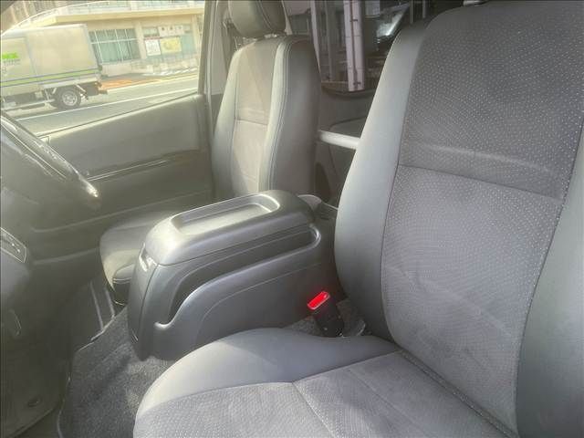 TOYOTA HIACE VAN 4WD 2017 Image 31