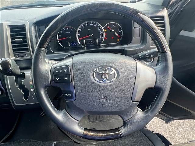 TOYOTA HIACE VAN 4WD 2017 Image 31