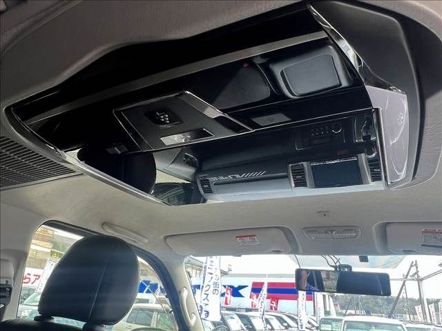 TOYOTA HIACE VAN 4WD 2017 Image 31