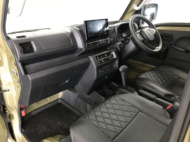 DAIHATSU HIJET TRUCK 4WD 2022 Image 31