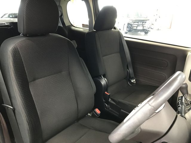 TOYOTA PORTE 2017 Image 31