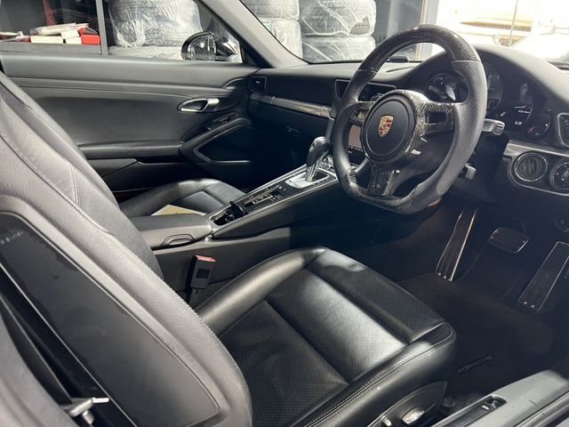 PORSCHE 911 2013 Image 31