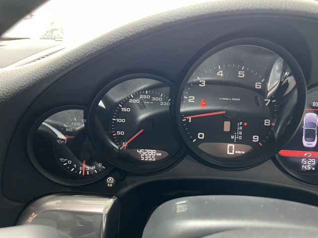 PORSCHE 911 2013 Image 31