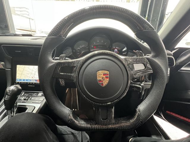 PORSCHE 911 2013 Image 31