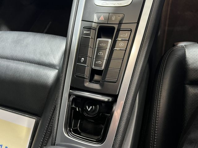 PORSCHE 911 2013 Image 31