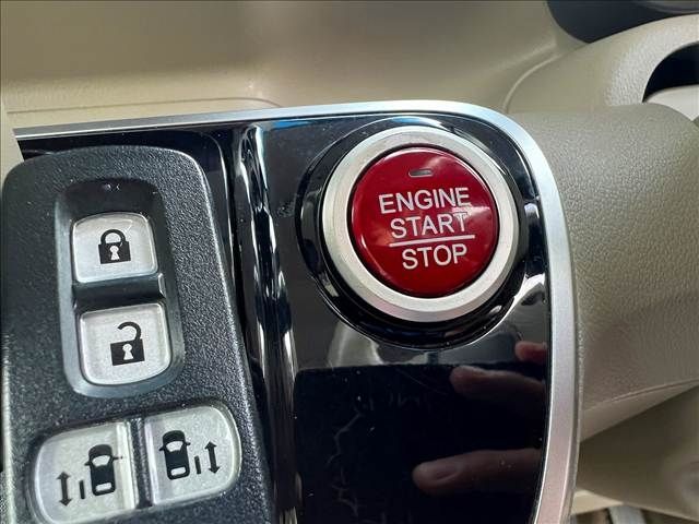 HONDA N BOX 2015 Image 31