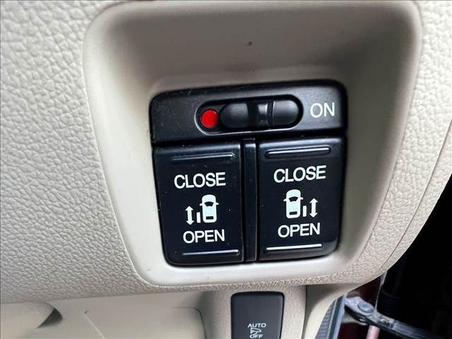 HONDA N BOX 2015 Image 31