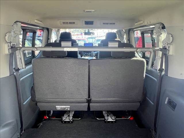 NISSAN NV350 CARAVAN 4WD 2017 Image 31