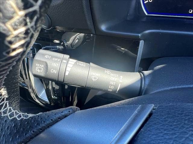 NISSAN NV350 CARAVAN 4WD 2017 Image 31